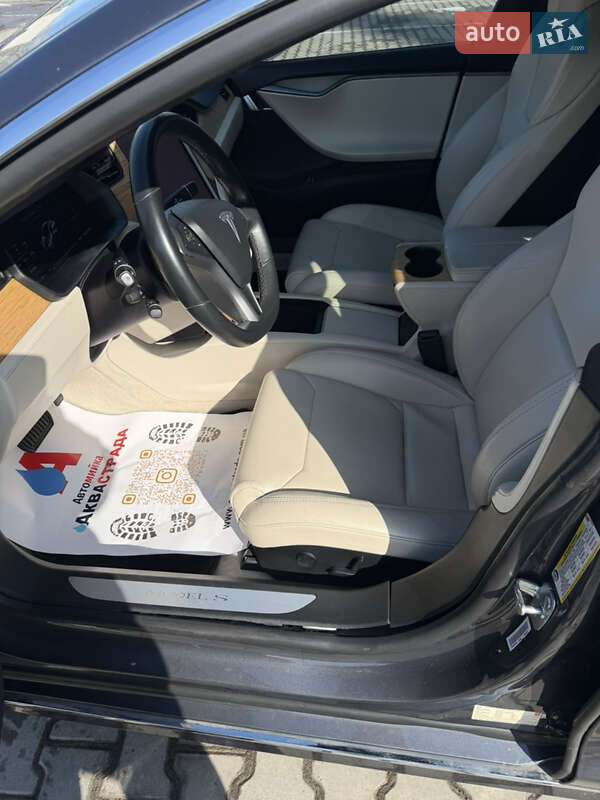 Ліфтбек Tesla Model S 2019 в Тернополі
