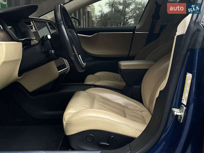 Лифтбек Tesla Model S 2017 в Николаеве фото 22 Лифтбек Tesla Model S 2017 в Николаеве