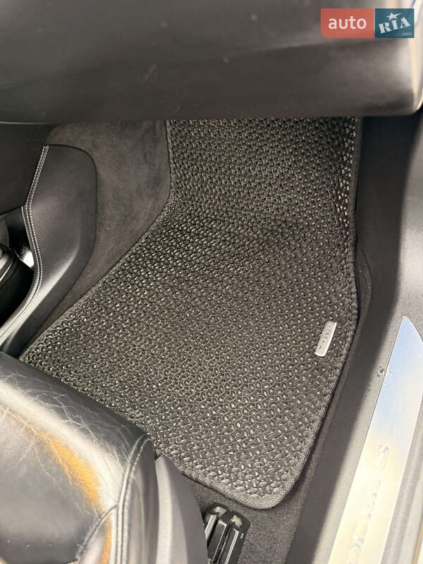 Ліфтбек Tesla Model S 2015 в Миколаєві