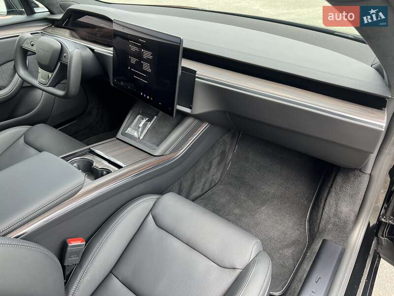 Лифтбек Tesla Model S 2023 в Киеве