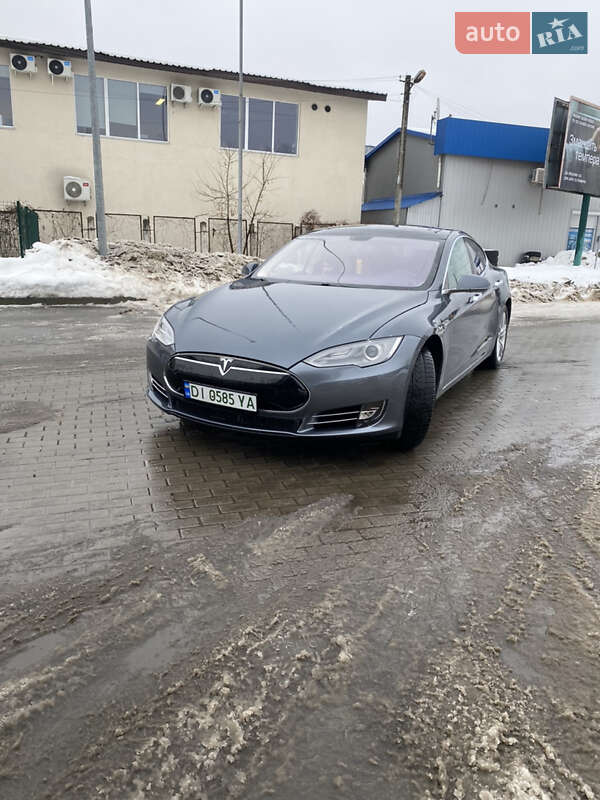 Лифтбек Tesla Model S 2014 в Житомире