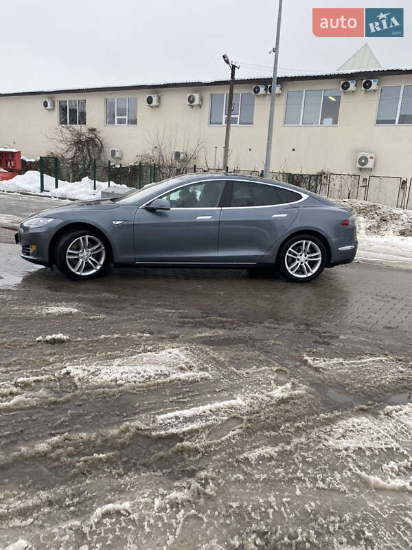 Лифтбек Tesla Model S 2014 в Житомире