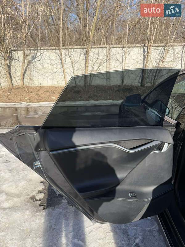 Ліфтбек Tesla Model S 2020 в Києві