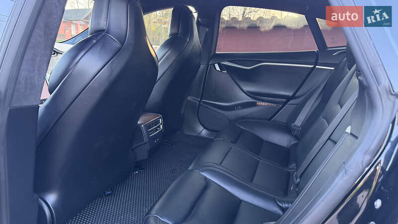 Ліфтбек Tesla Model S 2017 в Харкові