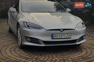 Лифтбек Tesla Model S 2017 в Хусте