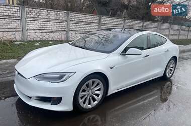 Ліфтбек Tesla Model S 2017 в Києві
