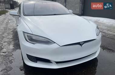 Лифтбек Tesla Model S 2017 в Киеве
