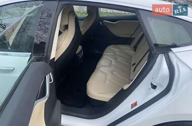 Лифтбек Tesla Model S 2017 в Киеве
