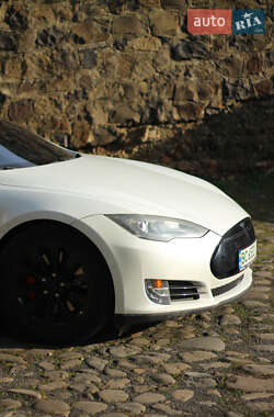 Лифтбек Tesla Model S 2014 в Мукачево