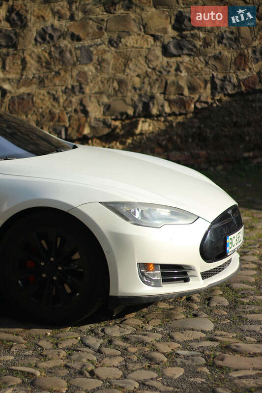 Ліфтбек Tesla Model S 2014 в Мукачевому