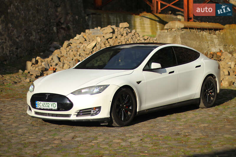 Лифтбек Tesla Model S 2014 в Мукачево