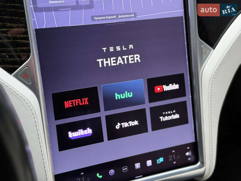 Лифтбек Tesla Model S 2017 в Каменском