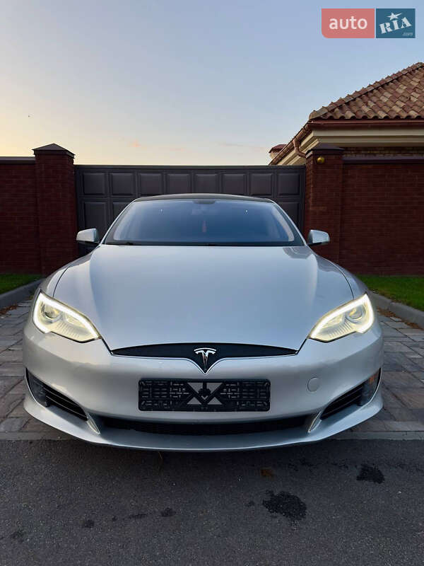 Лифтбек Tesla Model S 2013 в Киеве