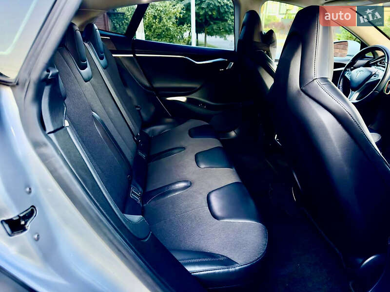 Лифтбек Tesla Model S 2013 в Киеве