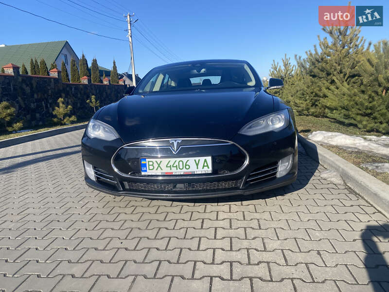 Лифтбек Tesla Model S 2015 в Луцке фото 2 Лифтбек Tesla Model S 2015 в Луцке