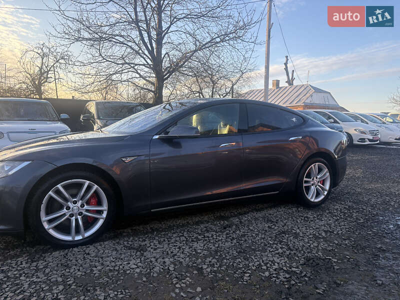 Ліфтбек Tesla Model S 2015 в Луцьку фото 17 Ліфтбек Tesla Model S 2015 в Луцьку