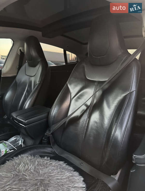 Ліфтбек Tesla Model S 2014 в Вінниці