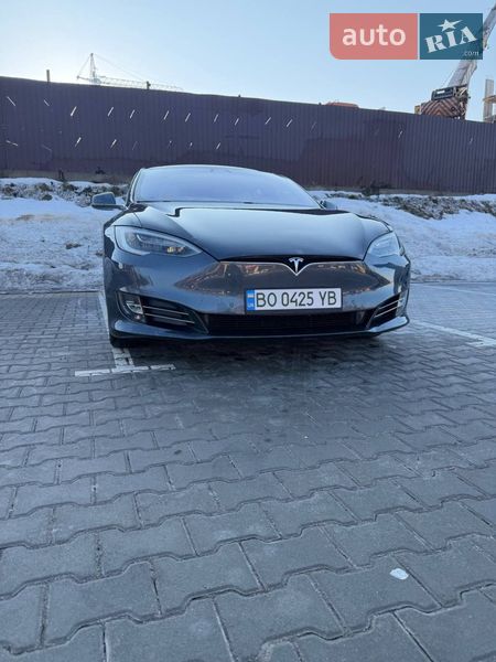 Ліфтбек Tesla Model S 2017 в Тернополі