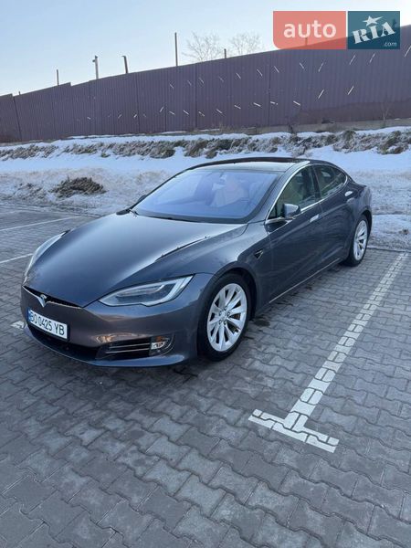 Ліфтбек Tesla Model S 2017 в Тернополі