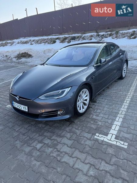 Ліфтбек Tesla Model S 2017 в Тернополі