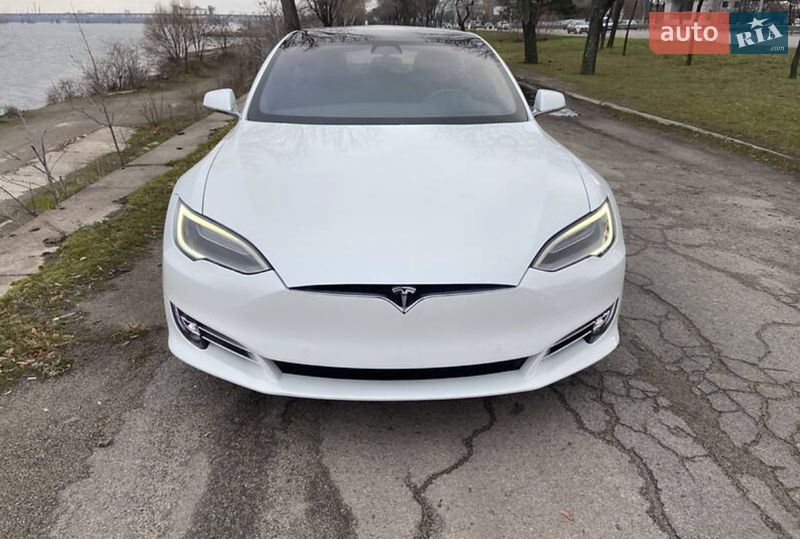Ліфтбек Tesla Model S 2018 в Хмельницькому фото 3 Ліфтбек Tesla Model S 2018 в Хмельницькому