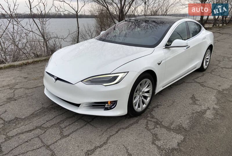 Ліфтбек Tesla Model S 2018 в Хмельницькому фото 2 Ліфтбек Tesla Model S 2018 в Хмельницькому
