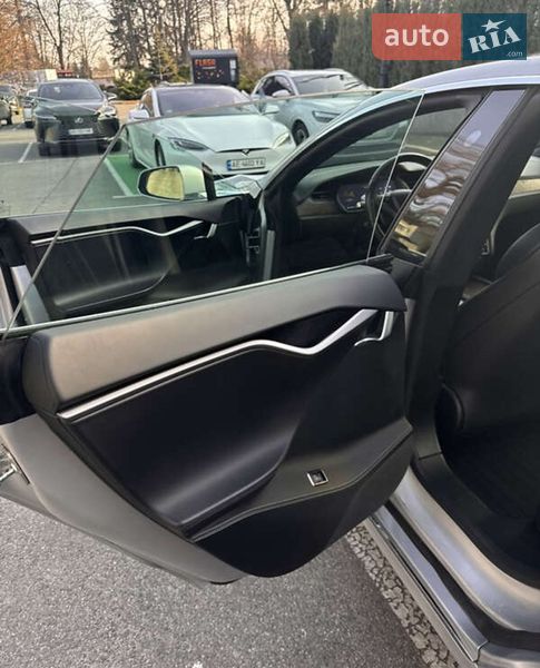 Ліфтбек Tesla Model S 2018 в Львові