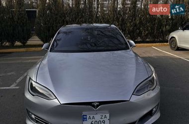 Ліфтбек Tesla Model S 2018 в Львові