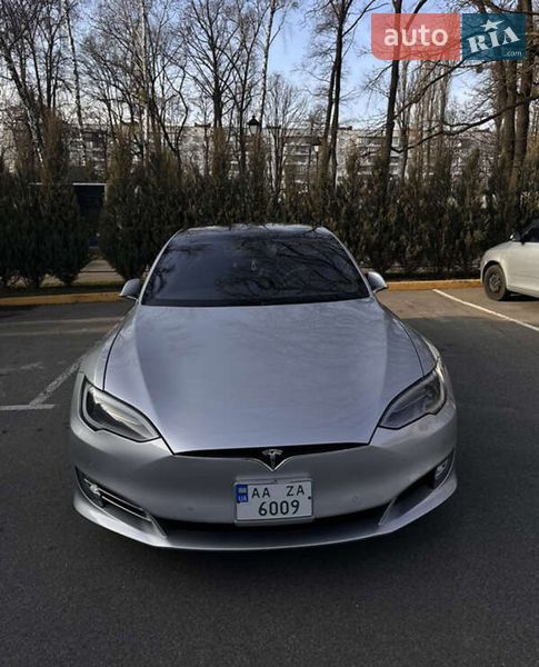 Ліфтбек Tesla Model S 2018 в Львові