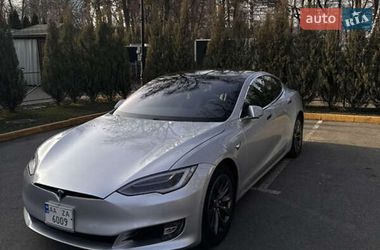 Ліфтбек Tesla Model S 2018 в Львові