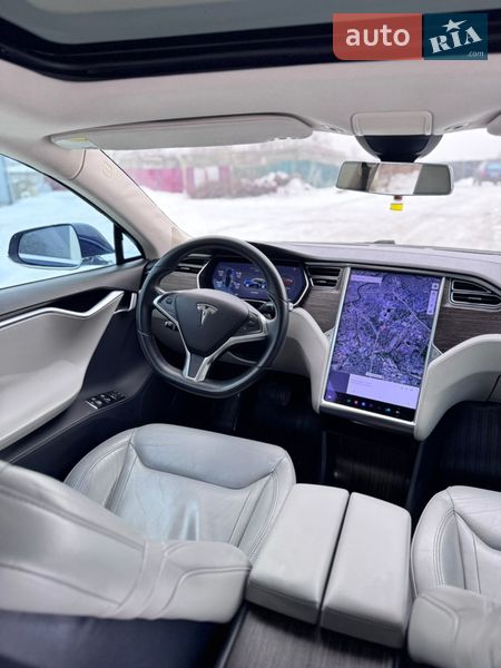 Ліфтбек Tesla Model S 2015 в Харкові