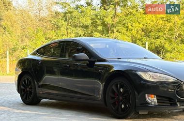 Лифтбек Tesla Model S 2014 в Львове