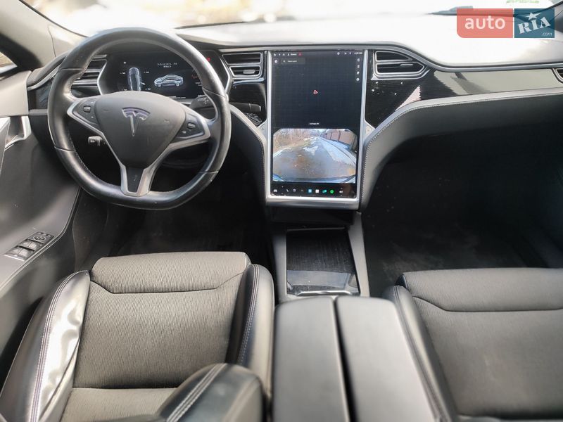 Лифтбек Tesla Model S 2018 в Киеве