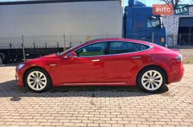 Ліфтбек Tesla Model S 2016 в Івано-Франківську