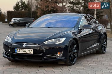 Ліфтбек Tesla Model S 2014 в Івано-Франківську