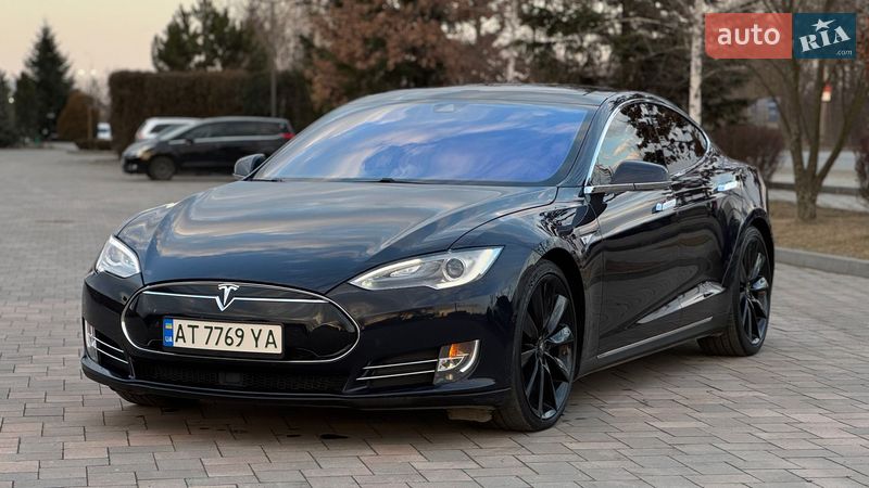 Лифтбек Tesla Model S 2014 в Ивано-Франковске