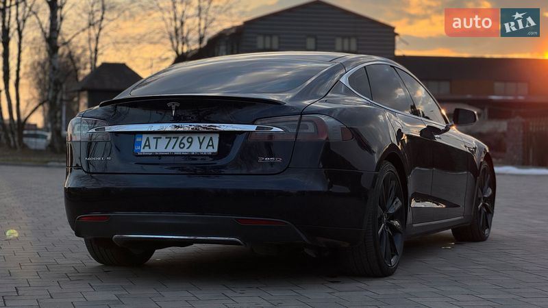 Лифтбек Tesla Model S 2014 в Ивано-Франковске