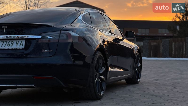 Лифтбек Tesla Model S 2014 в Ивано-Франковске