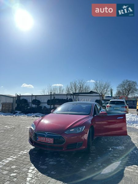 Ліфтбек Tesla Model S 2015 в Тернополі