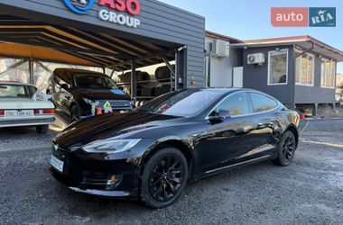 Лифтбек Tesla Model S 2018 в Львове