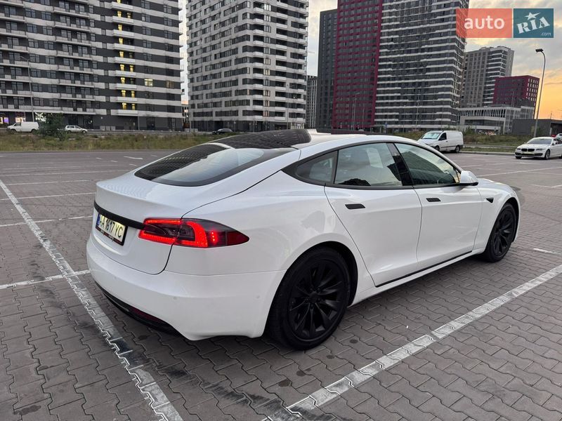 Ліфтбек Tesla Model S 2018 в Києві
