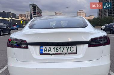 Лифтбек Tesla Model S 2018 в Киеве