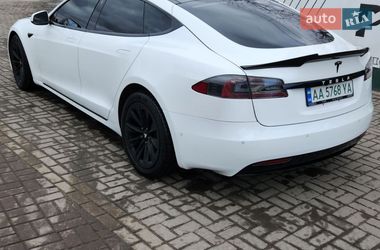 Лифтбек Tesla Model S 2016 в Киеве