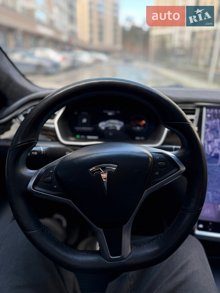 Лифтбек Tesla Model S 2017 в Киеве