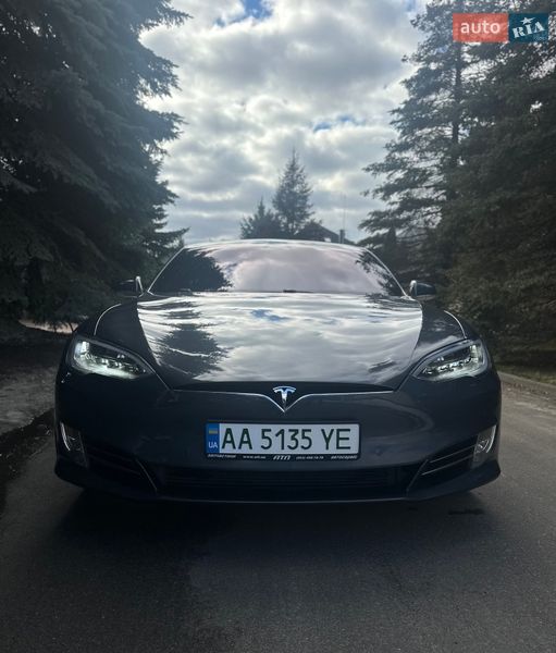 Лифтбек Tesla Model S 2018 в Киеве