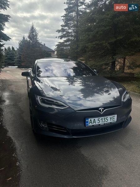 Лифтбек Tesla Model S 2018 в Киеве