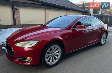 Лифтбек Tesla Model S 2015 в Киеве