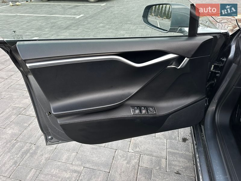 Лифтбек Tesla Model S 2013 в Луцке