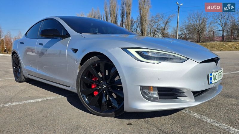 Ліфтбек Tesla Model S 2016 в Луцьку