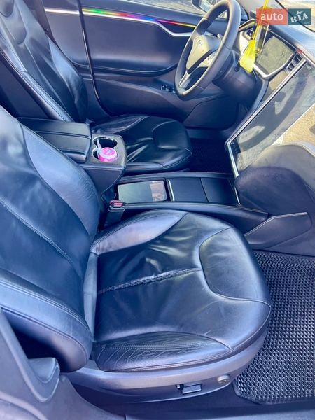 Лифтбек Tesla Model S 2013 в Львове